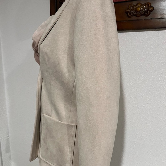 Tahari faux leather jacket - Picture 7 of 9